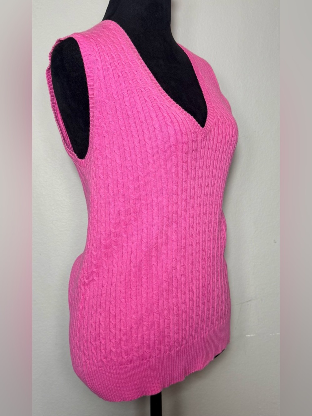 L.L. Bean Pink Cable Knit V-Neck Sweater Vest - Size M